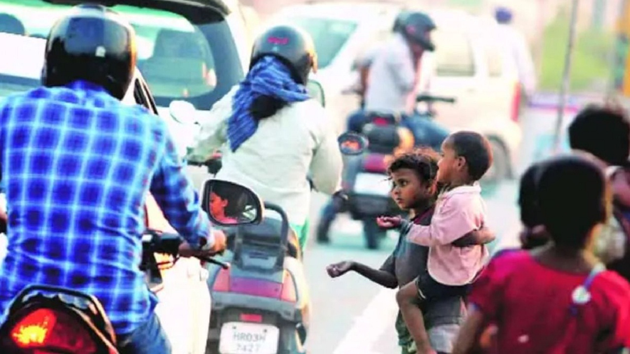 रस्त्यावरील मुलांच्या उत्थानासाठी पुणे महापालिकेचा मोठा निर्णय! भीक मागणाऱ्या मुलांनाही आता…