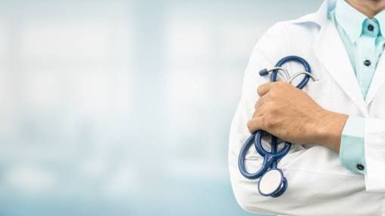 Raigad News: ८ महिन्यांच्या लढ्यानंतर अखेर न्याय मिळालाच! शाळकरी मुलाच्या मृत्यू प्रकरणी २ वैद्यकीय अधिकाऱ्यांवर गुन्हा दाखल