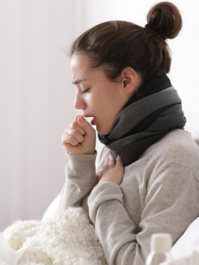 कोरड्या खोकल्यापासून आराम मिळवण्यासाठी करा हे उपाय