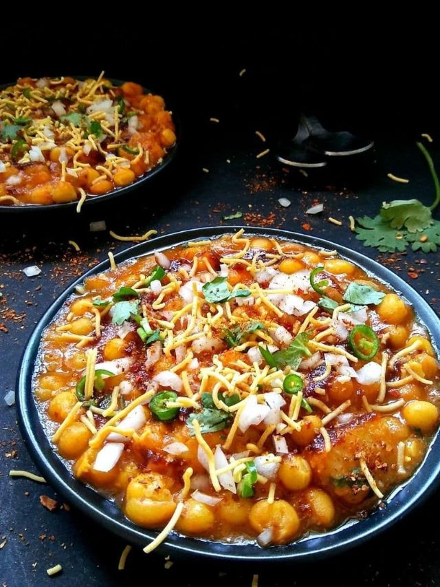 स्ट्रीट फूड रगडा चाट घरीच बनवा, नोट करा रेसिपी