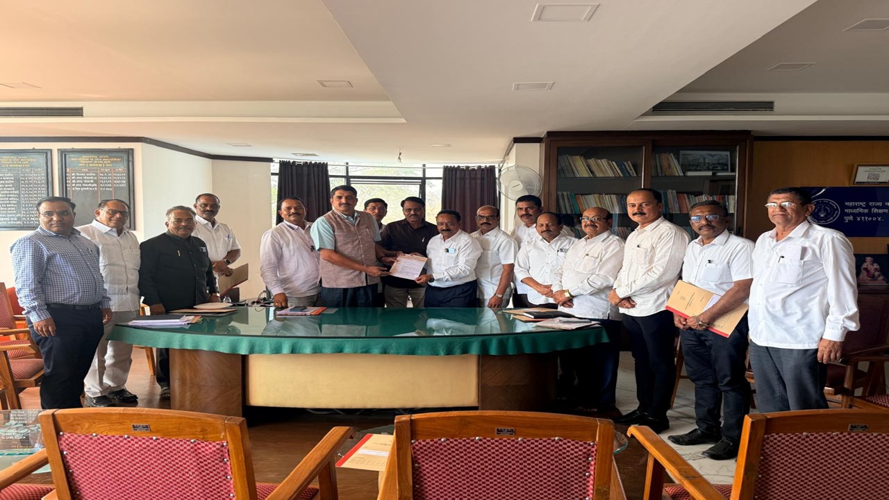 मोठी बातमी! दहावी-बारावीच्या परीक्षेत मोठा बदल, परीक्षा केंद्रांवरील शिक्षकांच्या अदलाबदलीस स्थगिती