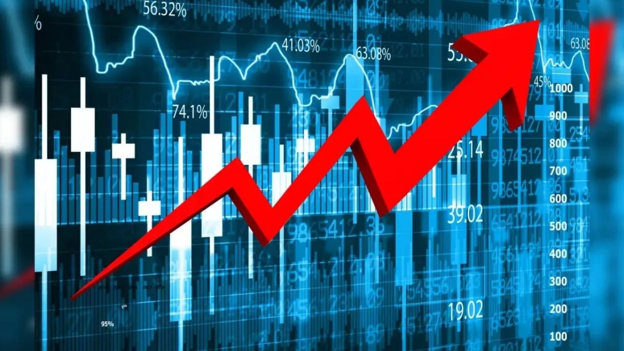 आंतरराष्ट्रीय बाजारात रुपया घसरतोय…! शेअर बाजारावर याचा होतोय विपरित परिणाम