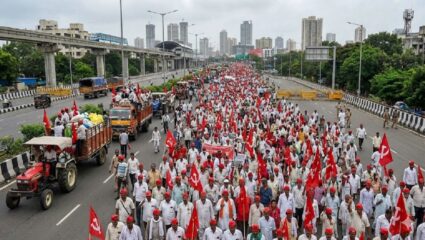 कष्टकऱ्यांचे ‘लाल वादळ’ मुंबईच्या दिशेने, किसान सभेचा मंत्रालयाला घेराव घालण्याचा इशारा; २ फेब्रुवारीला मुंबईत धडकणार