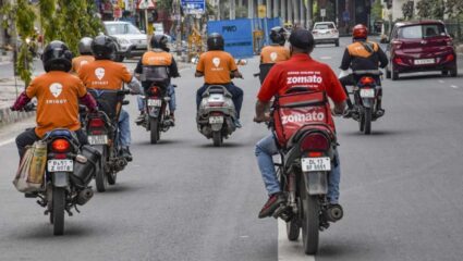 गिग ड्रायव्हर्सच्या जीवाला आले मोल; 10 मिनिटात घरपोच डिलिव्हरी ठरवले गेले फोल