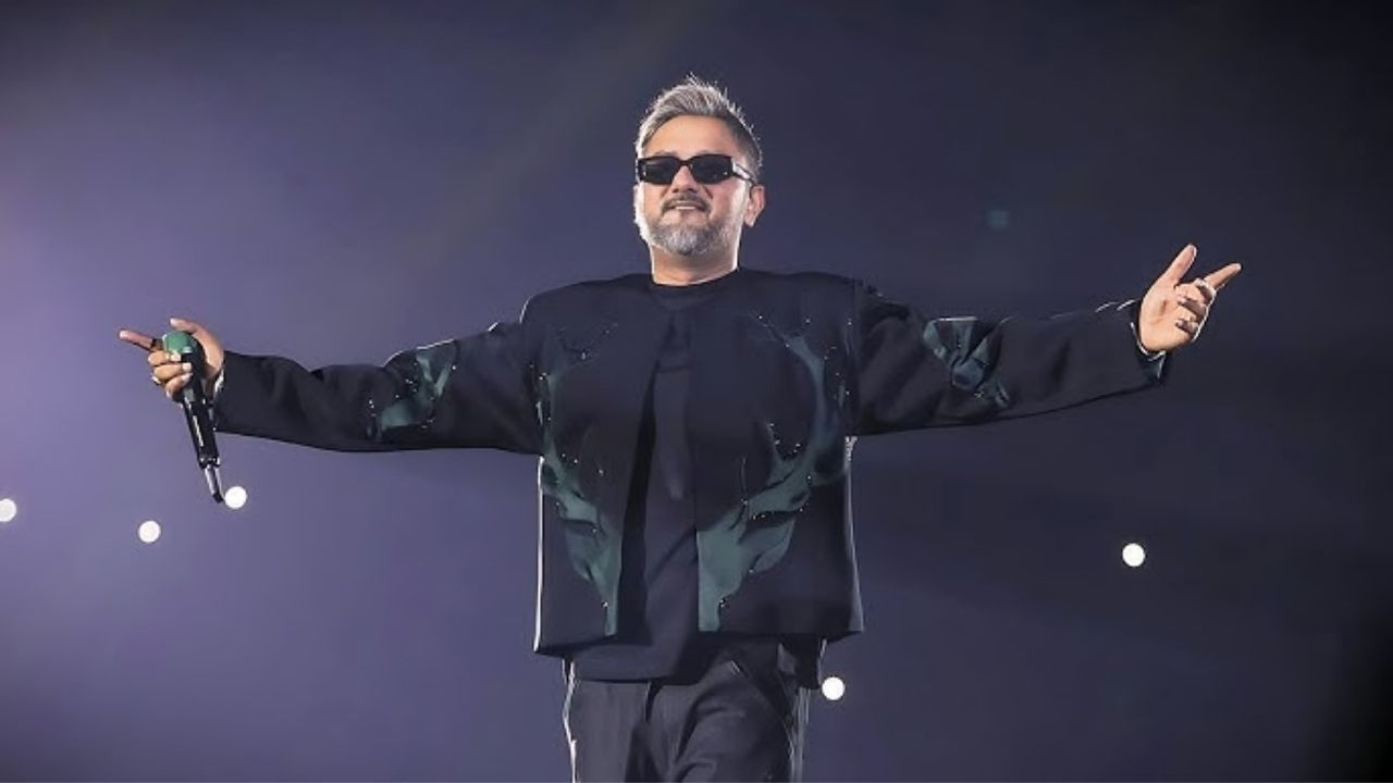 ‘दिल्ली थंड आहे, गाडीतच लैंगिक संबंध ठेवायला खूप…”, लाइव्ह कॉन्सर्टमध्ये Honey Singh ने पार केली सर्व मर्यादा