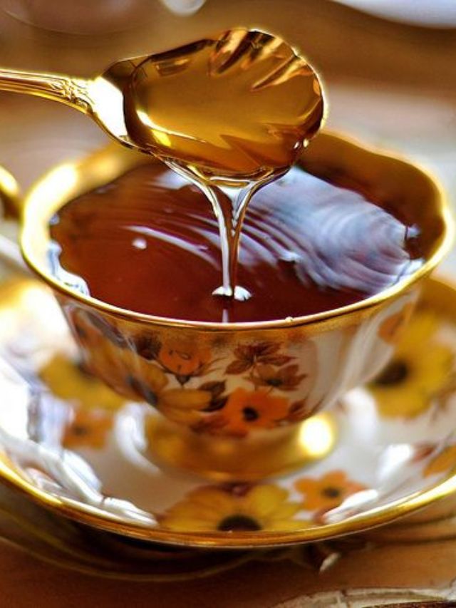 मध खाताना कोणत्या गोष्टी लक्षात ठेवाव्यात जाणून घ्या