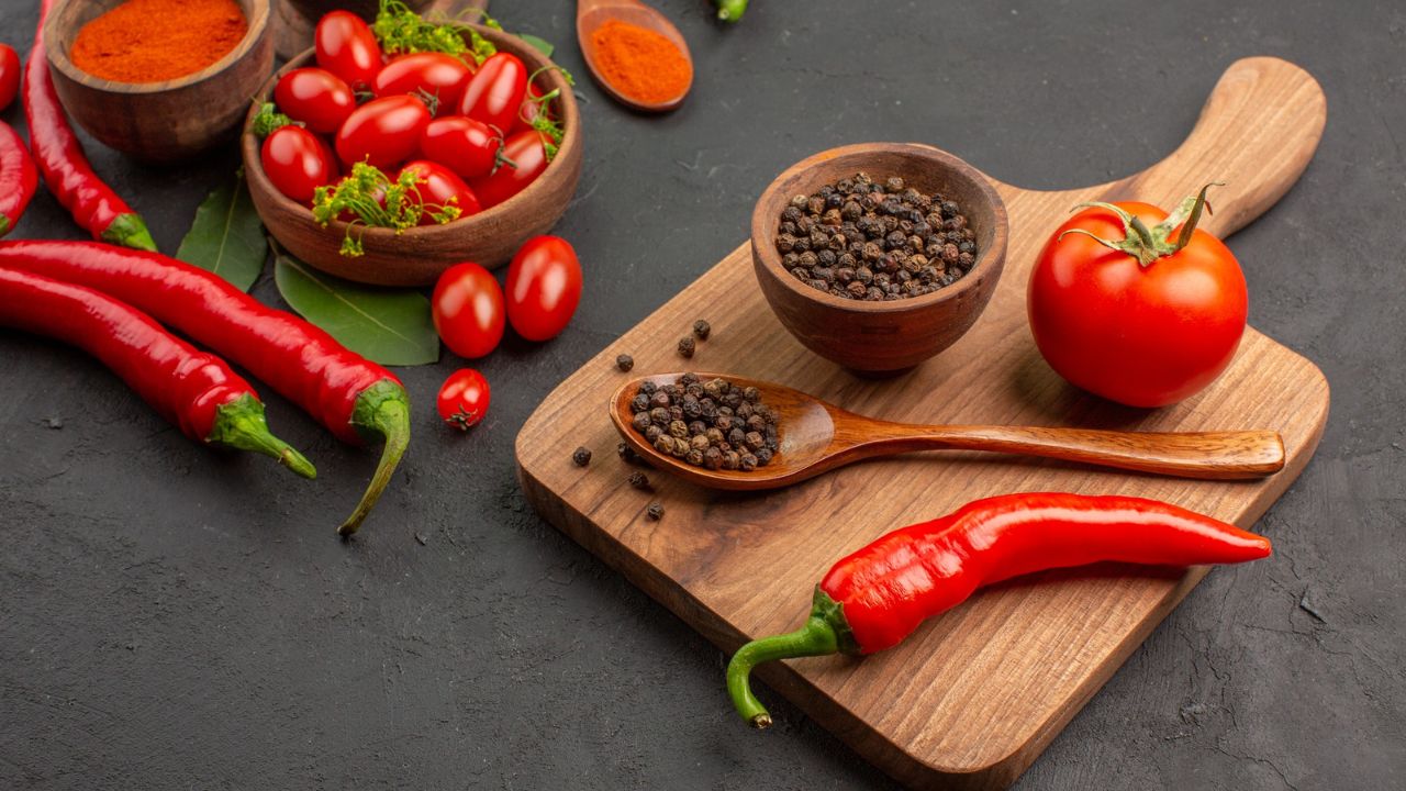 Hot and Spicy Food Day 2026: 6,000 वर्षांचा इतिहास आणि जिभेला चटके; 16 जानेवारीचा दिवस खाद्यप्रेमींसाठी का आहे खास?