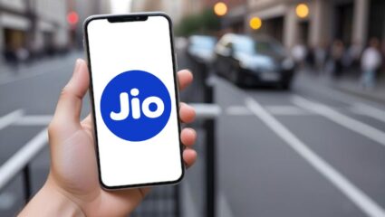 JIO Recharge Plan: आघाडीच्या टेलिकॉम कंपनीचा हा आहे सर्वात महागडा रिचार्ज प्लॅन, अनलिमिटेड 5G डेटासह मिळतात हे बेनिफिट्स