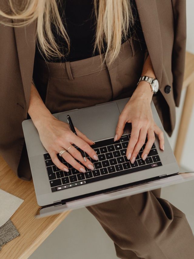 अशी घ्या लॅपटॉप किबोर्डची काळजी