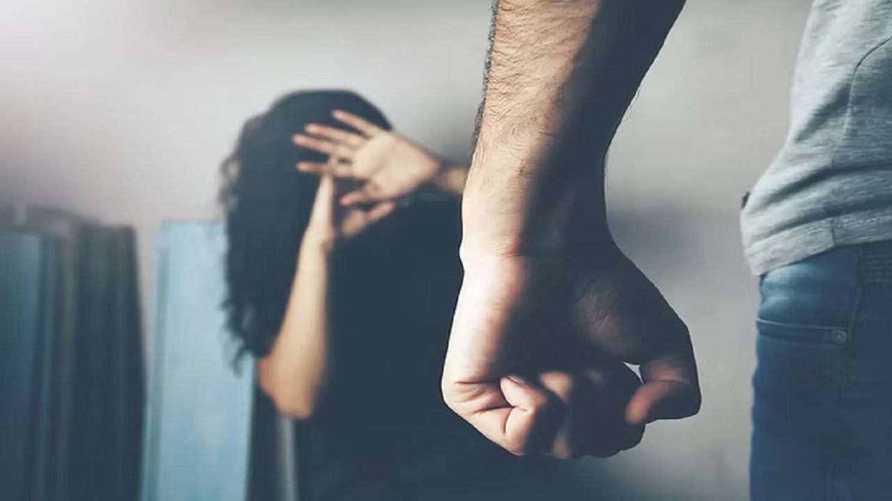 Crime News : तू माझ्यावर प्रेम कर, नाहीतर मी…; पुणे जिल्ह्यातील संतापजनक प्रकार