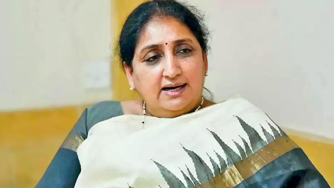 Sunetra Pawar Oath Taking: सुनेत्रा पवारांच्या उपमुख्यपदाची इतकी घाई कशासाठी? पडद्यामागे नेमकं काय घडलं?