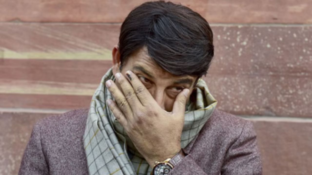 शिक्षण पूर्ण करण्यासाठी चालवली रिक्षा, आता आहे भोजपुरी इंडस्ट्रीमधील मोठा स्टार; मनोज तिवारी स्वतःचीच संघर्षाची कथा सांगताना भावुक