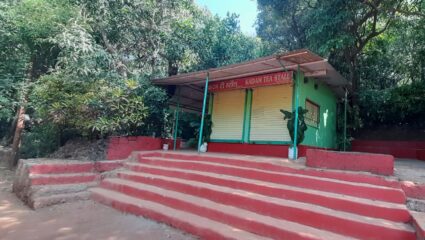 Karjat Crime : माथेरानमध्ये चाकू–सुऱ्याचा धाक दाखवून चोरी; व्यापारी दाम्पत्याला बांधून दागिने लंपास