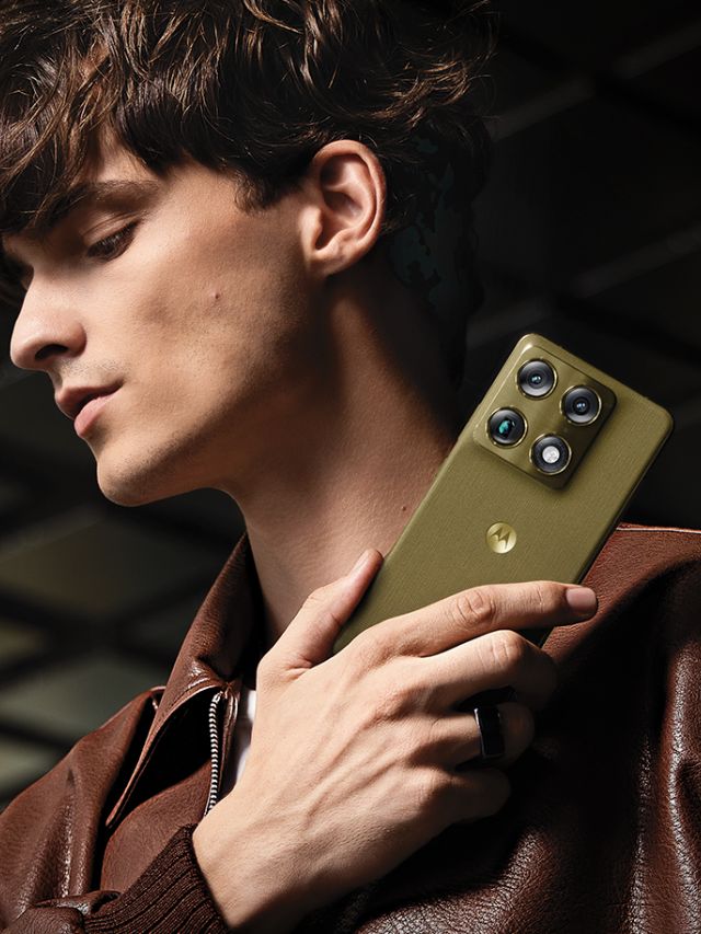 भारतात Motorola Signature च्या विक्रीला सुरुवात, वाचा ऑफर्स