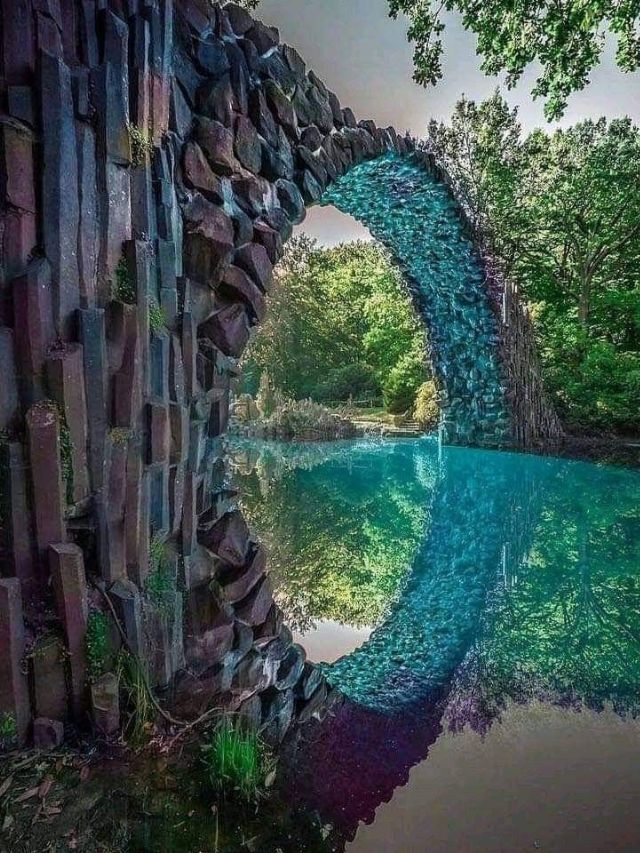 भारतातील 7 रहस्यमय ठिकाणे जी विज्ञानालाही आव्हान देतात