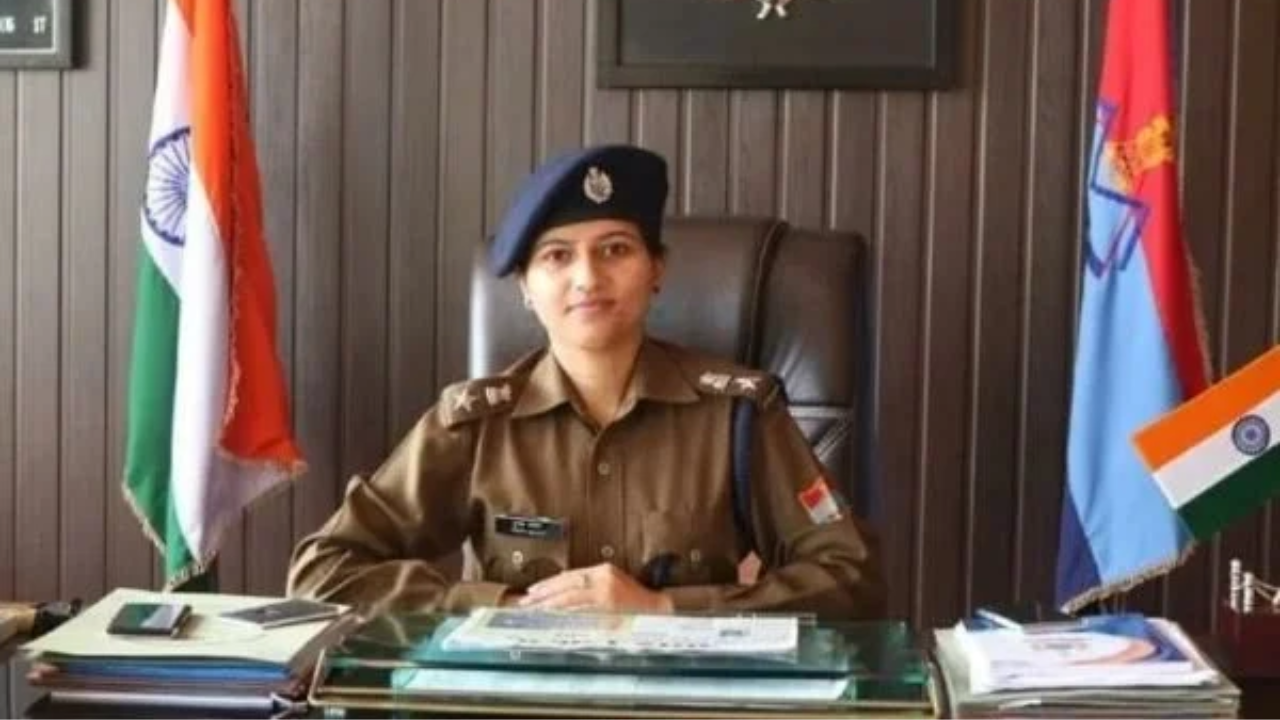 Success Story : IPS तृप्ती भट्ट यांची कहाणी! मेहनतीचं उत्तम उदाहरण