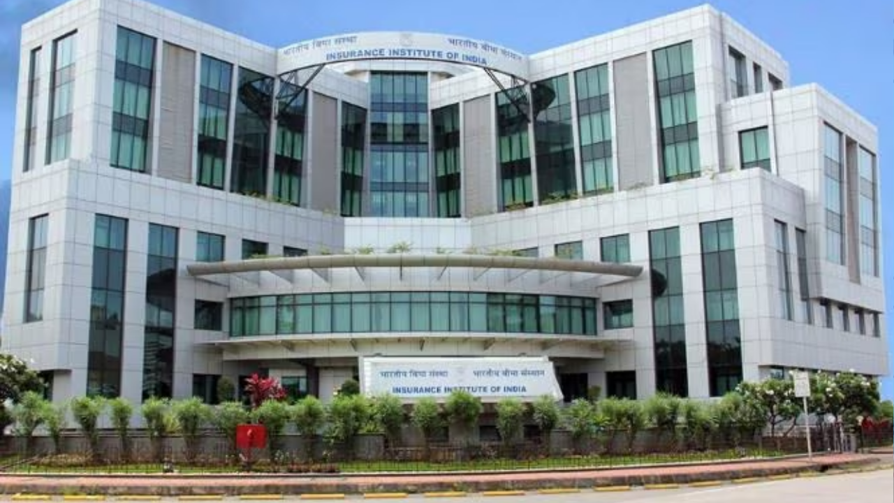 Indian Insurance Institute: रिटायर्ड उमेदवारांसाठी संधी! भारतीय विमा संस्थांनामध्ये करा अर्ज