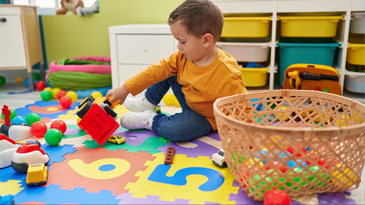 पाल्याला कधी पाठवावे Play School मध्ये? वाचा, पीडियास्ट्रेशन काय म्हणतात?