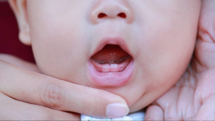 Parenting Tips: बाळाला येत आहेत दात? मग हे उपाय करा, लहानग्याला मिळेल लगेच आराम