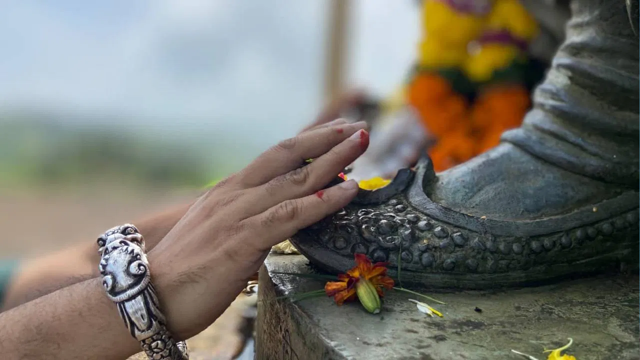 इतकेच नव्हे तर अजयने मराठीत सुद्धा चित्रपट पाहण्याचे आवाहन केले आहे. 