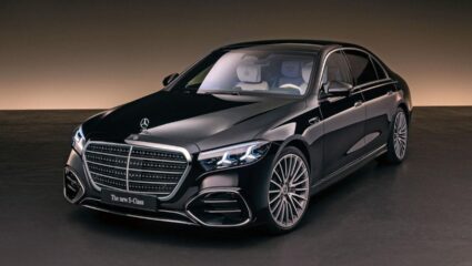 V8 इंजिनची ताकद आणि सोबतीला AI फीचर्स! Mercedes कडून S-Class लक्झरी कार सादर