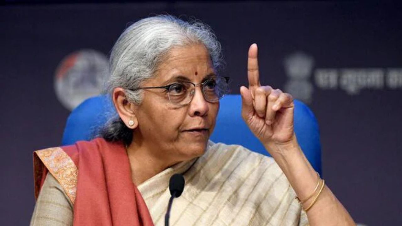 Iran-Israel War: इराण-इस्राइल युध्दामुळे तेलाच्या किंमतीत वाढ; तरीही महागाई नियंत्रणात असल्याची अर्थमंत्री सीतारामण यांची ग्वाही