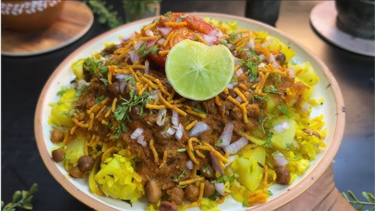 बोरिंग पोहे सोडा, यंदा नाश्त्याला बनवा विदर्भ स्टाईल झणझणीत ‘तर्री पोहे’, सकाळचा नाश्ता होईल रंगतदार