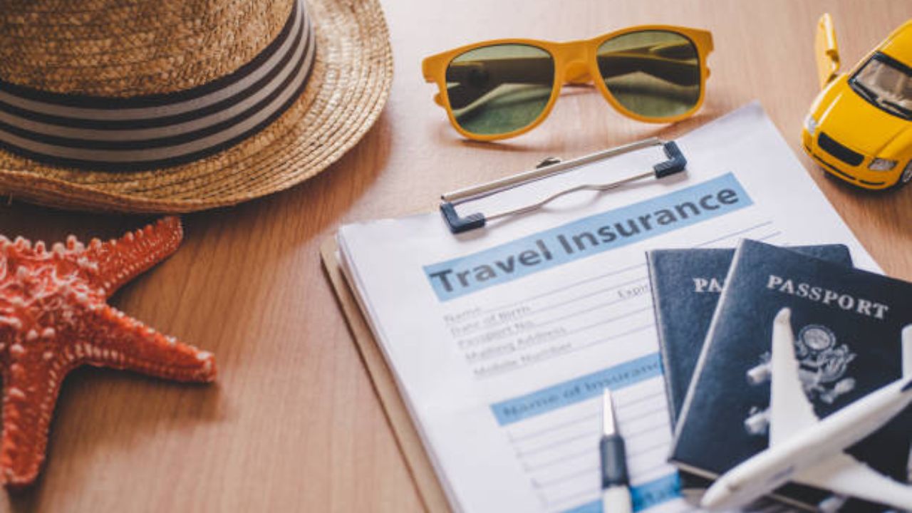 फिरण्याचे शौकीन आहात? मग Travel Insurance चे फायदे तुम्हाला माहिती असायलाच हवेत…