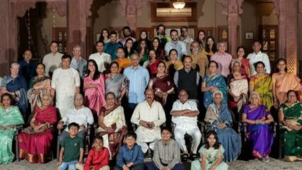 Ajit Pawar Death :  काका-पुतणा-बहीण-पत्नीही आहे राजकारणात… किती मोठं आहे अजित पवारांचं कुटुंब?