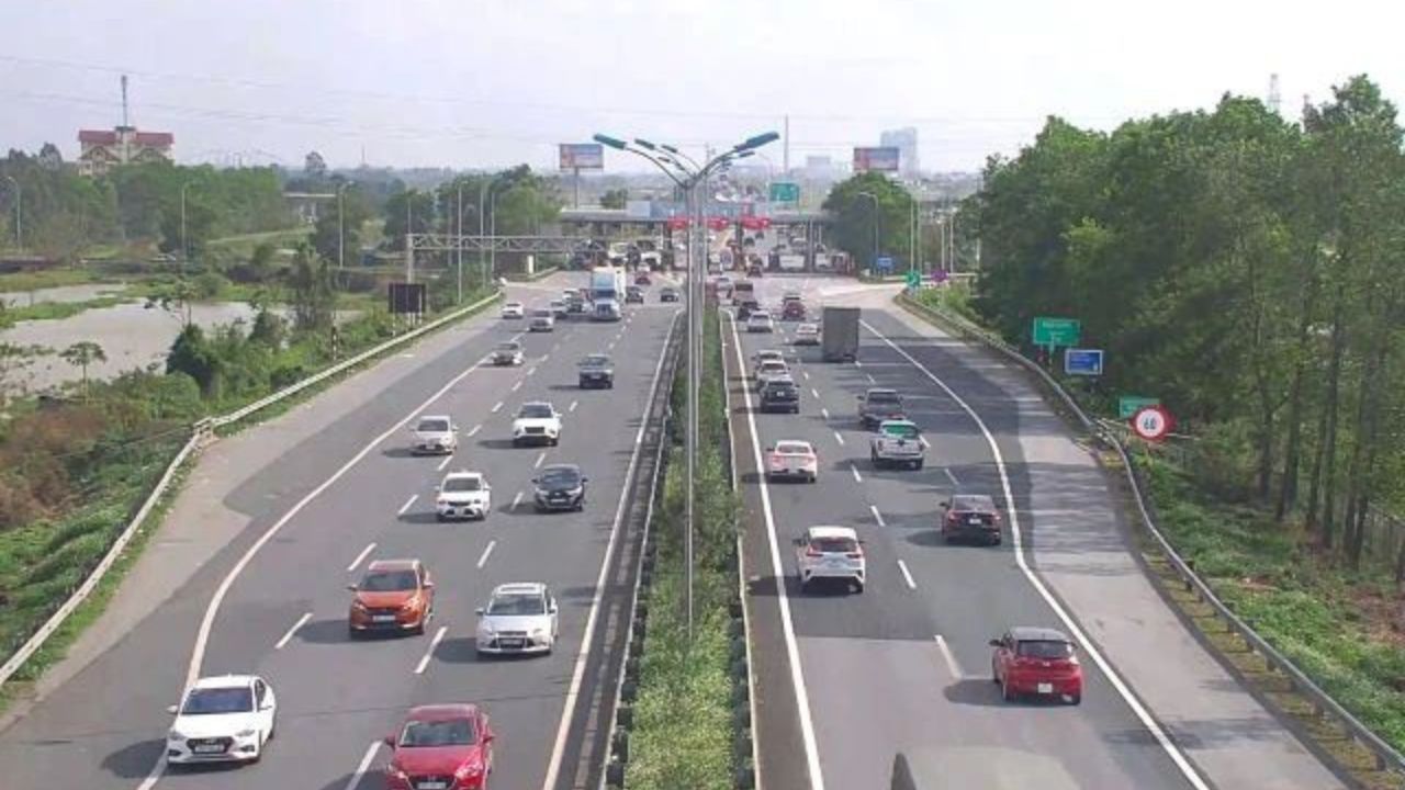 दिल्लीचे माजी उप-परिवहन आयुक्त अनिल छिकारा यांनी यावर भर दिला की गतिशीलता आणि रस्ते पायाभूत सुविधांमधील गुंतवणूक केवळ वाहतुकीपेक्षाही जास्त बहुआयामी फायदे देते.