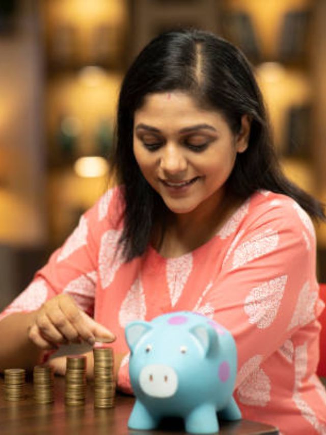 पगार कमी असला तरी बचत होते, फक्त हे 5 नियम पाळा!