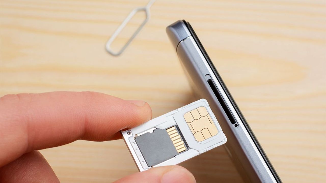 Tech Tips: SIM कार्ड फ्रॉडचा वाढता धोका! तुमची ओळख आणि पैसा दोन्ही असुरक्षित, आजच जाणून घ्या SIM लॉक करण्याची प्रोसेस
