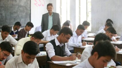 Kolhapur News : दहावी, बारावी परीक्षेसाठी मुख्याध्यापक महामंडळाच्या मागणीवर मोठा निर्णय; कर्मचाऱ्यांची अदलाबदली होणार रद्द