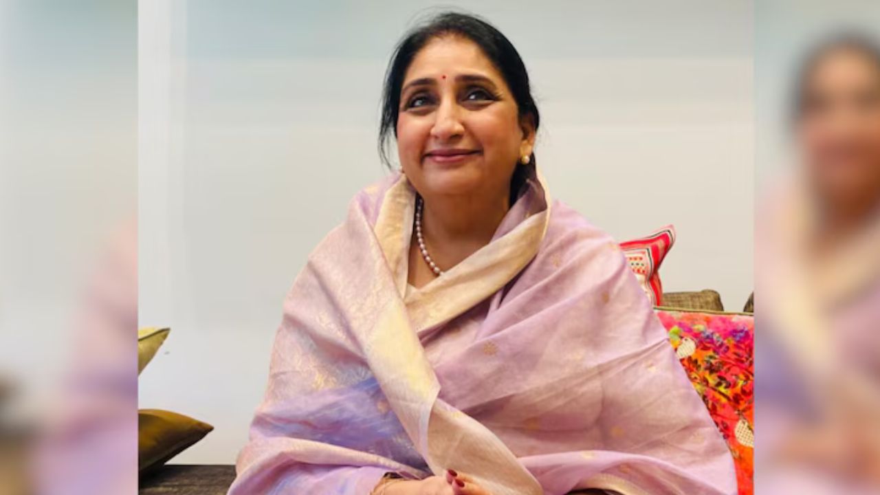Sunetra Pawar DCM : महाराष्ट्राला मिळाल्या पहिल्या महिला उपमुख्यमंत्री ! जाणून घेऊयात सुनेत्रा पवारांचा आतापर्यंतचा प्रवास