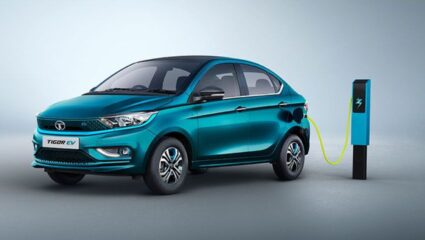 Tata Tiago EV चे Facelift व्हर्जन मार्केटमध्ये येण्याची शक्यता, फीचर्सपासून ते डिझाइनपर्यंत होणार बदल