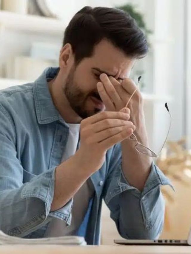 आपण थकलो आहोत की डिप्रेशनमध्ये? फरक ओळखा