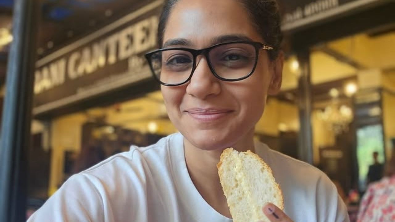 या मतदानासाठी निवडणूक आयोगाची सर्व तयारी पूर्ण झाली आहे. राज्यभरात एकूण ३ कोटी ४८ लाख ७८ हजार १७ मतदारांची नोंदणी झाली असून, निवडणूक रिंगणात एकूण १५ हजार ९३१ उमेदवार आपले नशीब आजमावत आहेत.