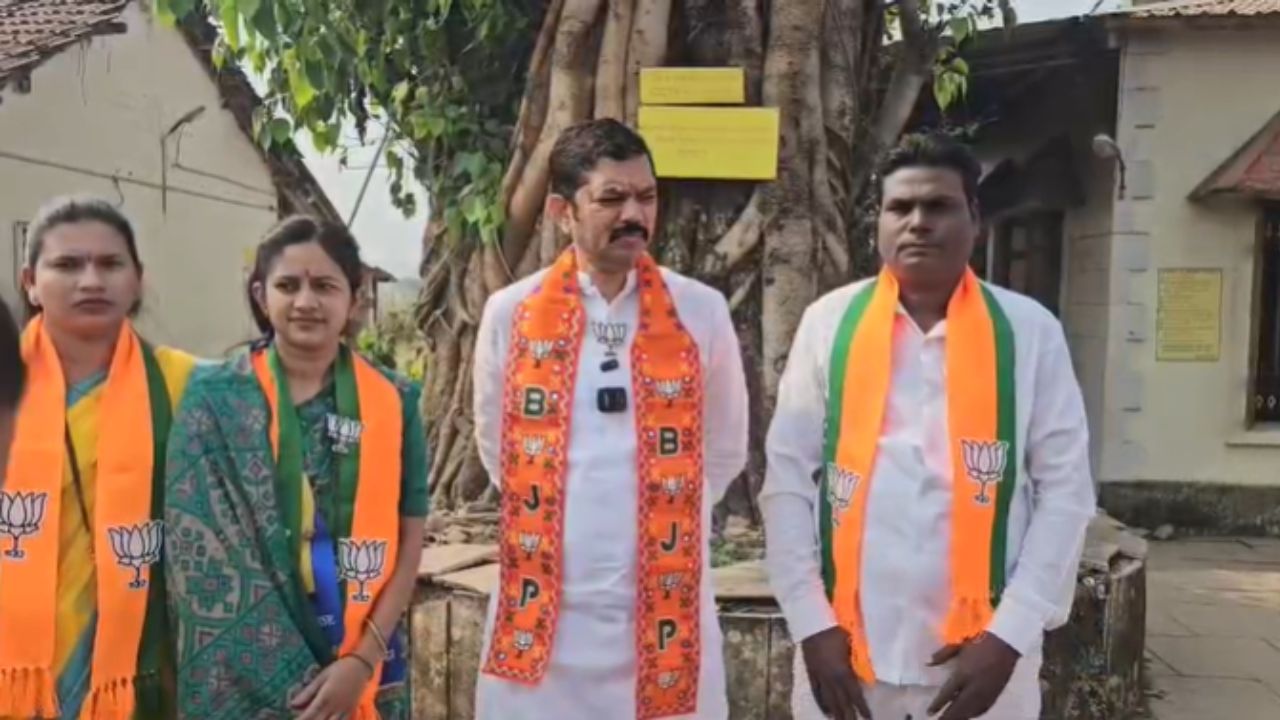 Karjat News : जिल्हा परिषद निवडणूकीत मैत्रीपूर्ण लढत करावी लागतेय याचं दुख ; निवडणूक प्रमुख किरण ठाकरे यांचं वक्तव्य