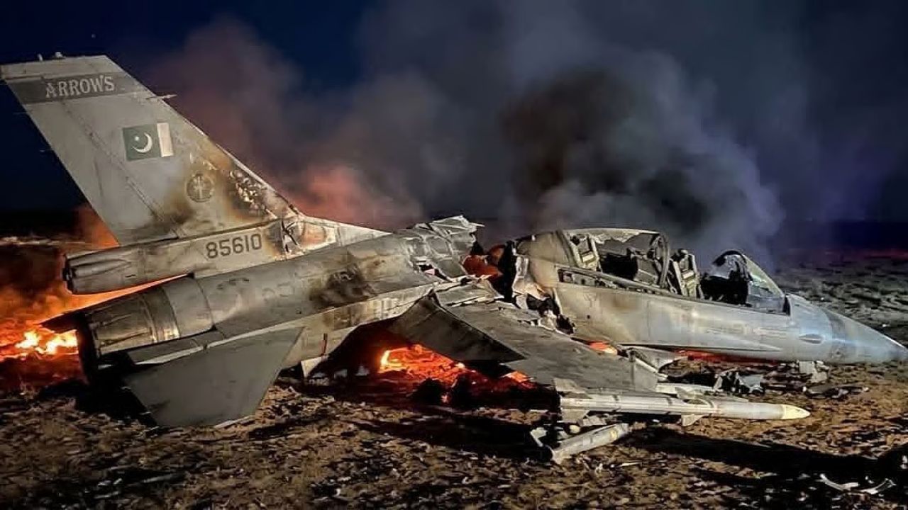 Pak VS Afg: अफगाणिस्तानने पाकिस्तानचे ‘F-16’ लढाऊ विमान पाडले; ड्युरंड रेषेवर महायुद्धाचा भडका, VIDEO VIRAL