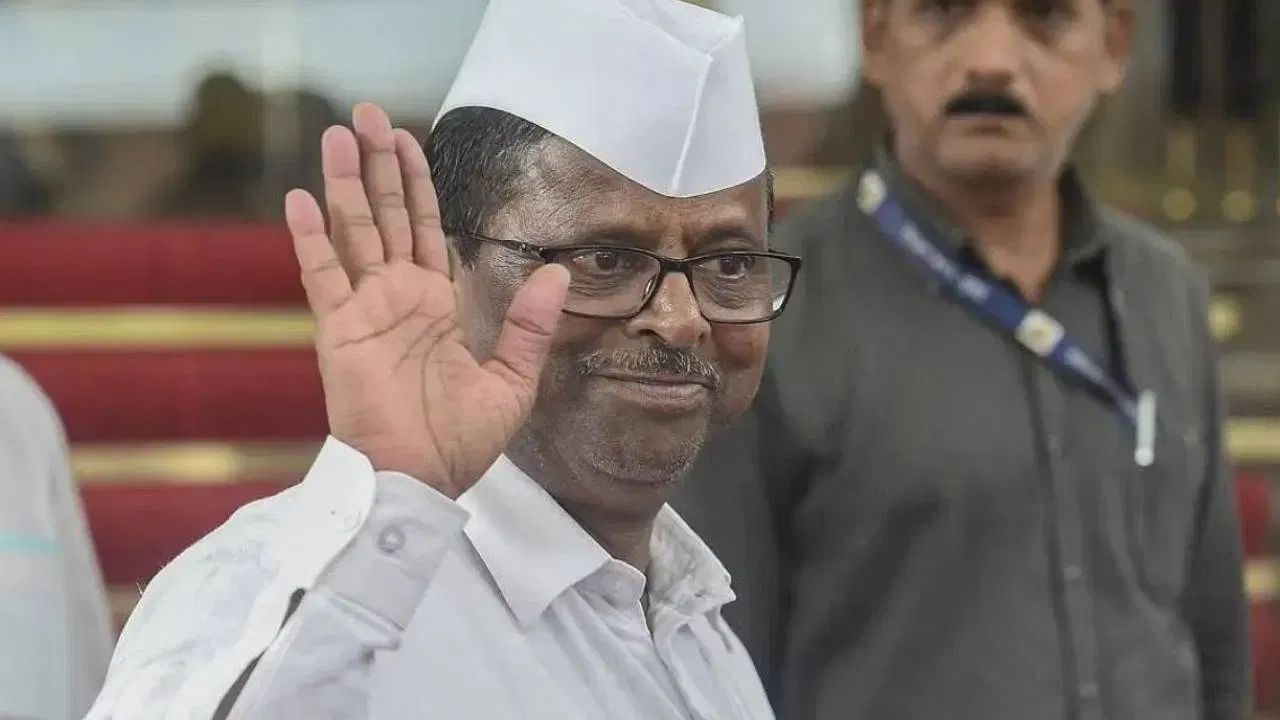 Maharashtra Politics : नरहरी झिरवळ यांच्याभोवती फास आणखी आवळला; आता थेट मतदारसंघात ACBची मोठी कारवाई