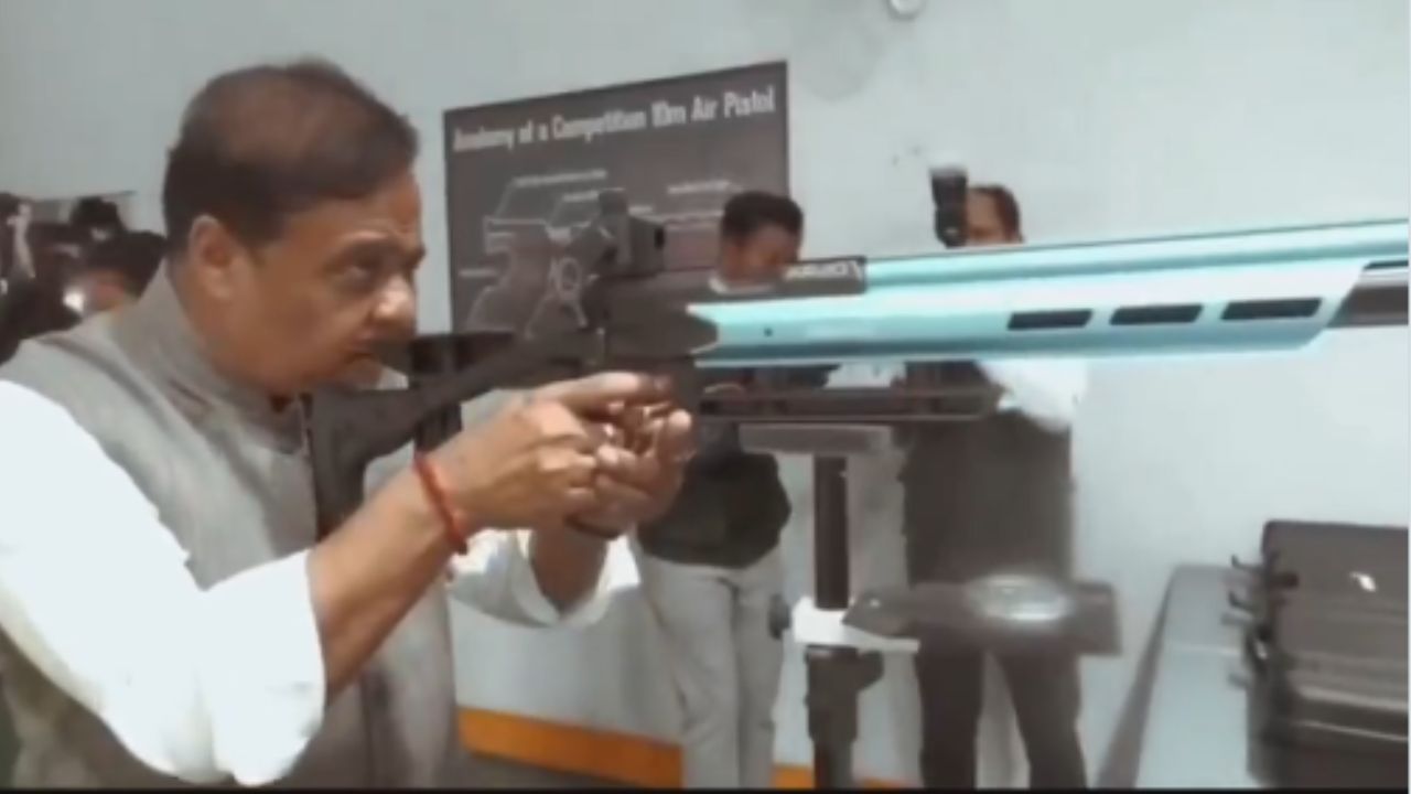 Himanta Biswa Sarma : AI व्हिडिओने आसामचे राजकारण तापले; मुख्यमंत्र्यांनी बंदुकीतून केले मुस्लीम समुदायाला लक्ष्य