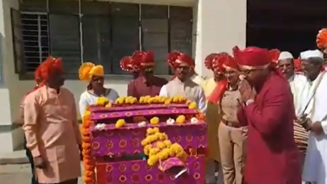 Chhatrapati Sambhajinagar : पोलीस दलात घुमला ‘रामकृष्ण हरी’चा गजर; ग्रंथदिंडीने सजला मराठी दिन