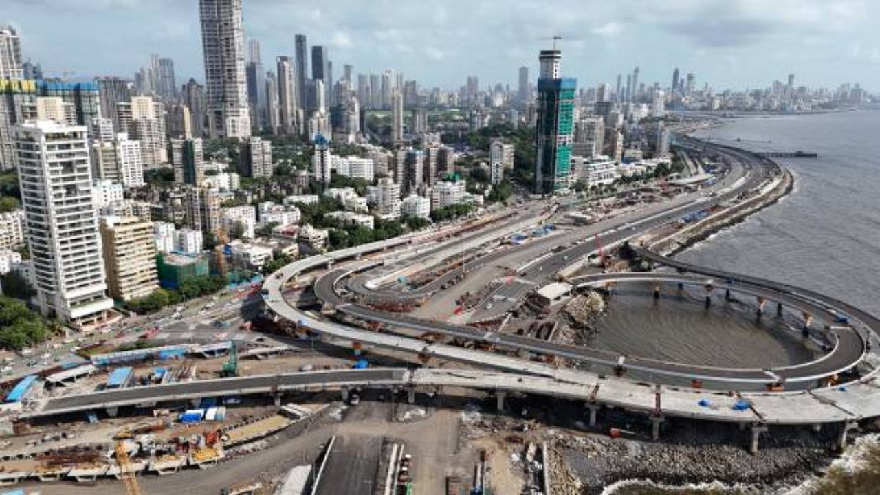 मुंबईकरांचा प्रवास होणार संगीतमय! ‘या’ रस्त्यावर कार चालवताना ऐकू येईल मधुर संगीत