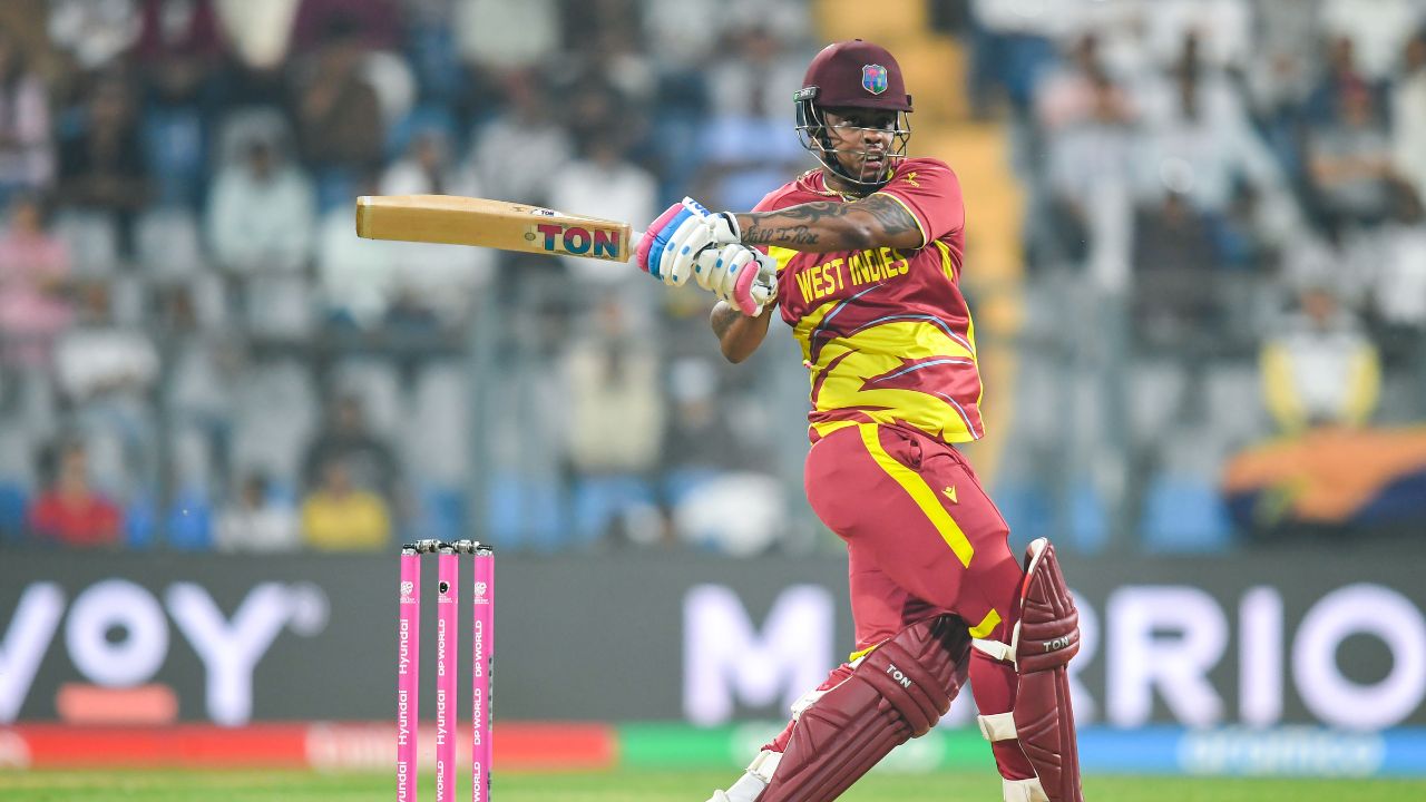 Shimron Hetmyer Fifty: वानखेडे मैदानावर हेटमायरचं वादळ! झिम्बाब्वेच्या गोलंदाजांची केली धुलाई; ठोकलं सर्वात वेगवान टी-२० अर्धशतक