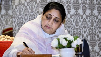 Sunetra Pawar Satara Visit : उपमुख्यमंत्री सुनेत्रा पवारांचा पहिला शासकीय दौरा; साताऱ्यामध्ये घेणार जाधव कुटुंबाची भेट