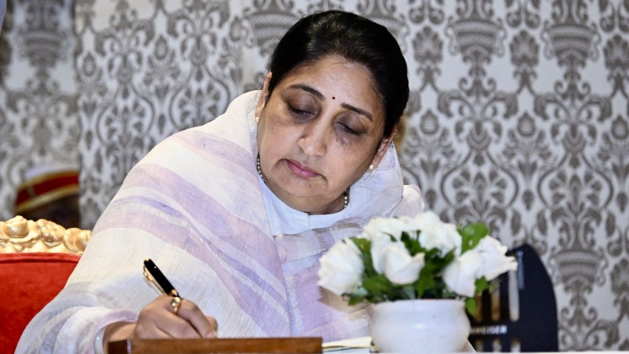 Sunetra Pawar Satara Visit : उपमुख्यमंत्री सुनेत्रा पवारांचा पहिला शासकीय दौरा; साताऱ्यामध्ये घेणार जाधव कुटुंबाची भेट