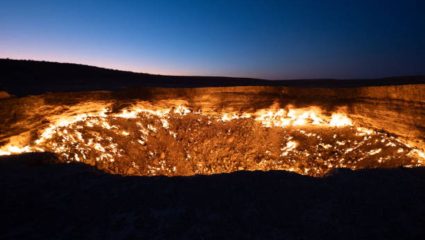Door To Hell : ‘या’ देशात आहे जगातील भयानक पण सर्वात सुंदर ठिकाण; ज्याला म्हटले जाते नरकाचा दरवाजा