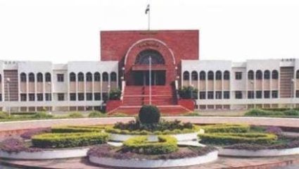 Dharashiv News: उच्च न्यायालयाचा आदेश, तरीही शेतकऱ्यांच्या खात्यात पैसा नाही; निधी वर्ग करण्यात विलंब का होतोय ?