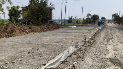 Dharashiv News : धाराशिवच्या सार्वजनिक बांधकाम विभागाकडून निकृष्ट कामांचा धडाका, गैरप्रकारांच्या चौकशीची मागणी