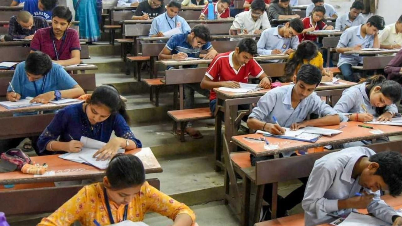 Nanded News : जिल्हाधिकाऱ्यांचे शैक्षणिक सफाई अभियान; कॉपीमुक्त परीक्षेसाठी तीन तासांची झाडाझडती